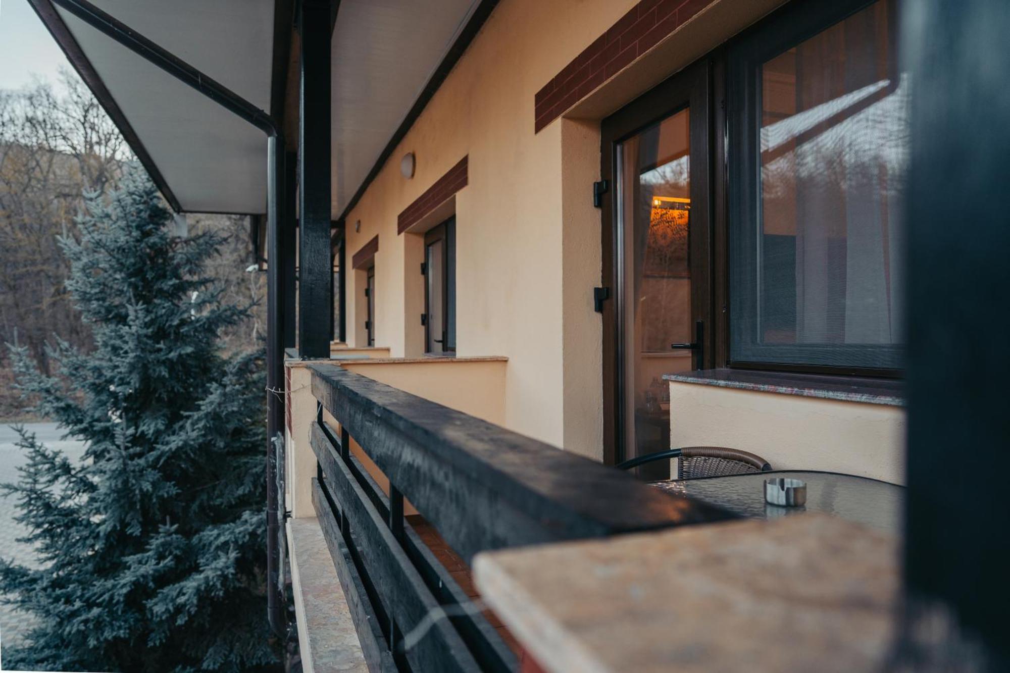 Curtea Domneasca Hotel Vaslui Exterior photo
