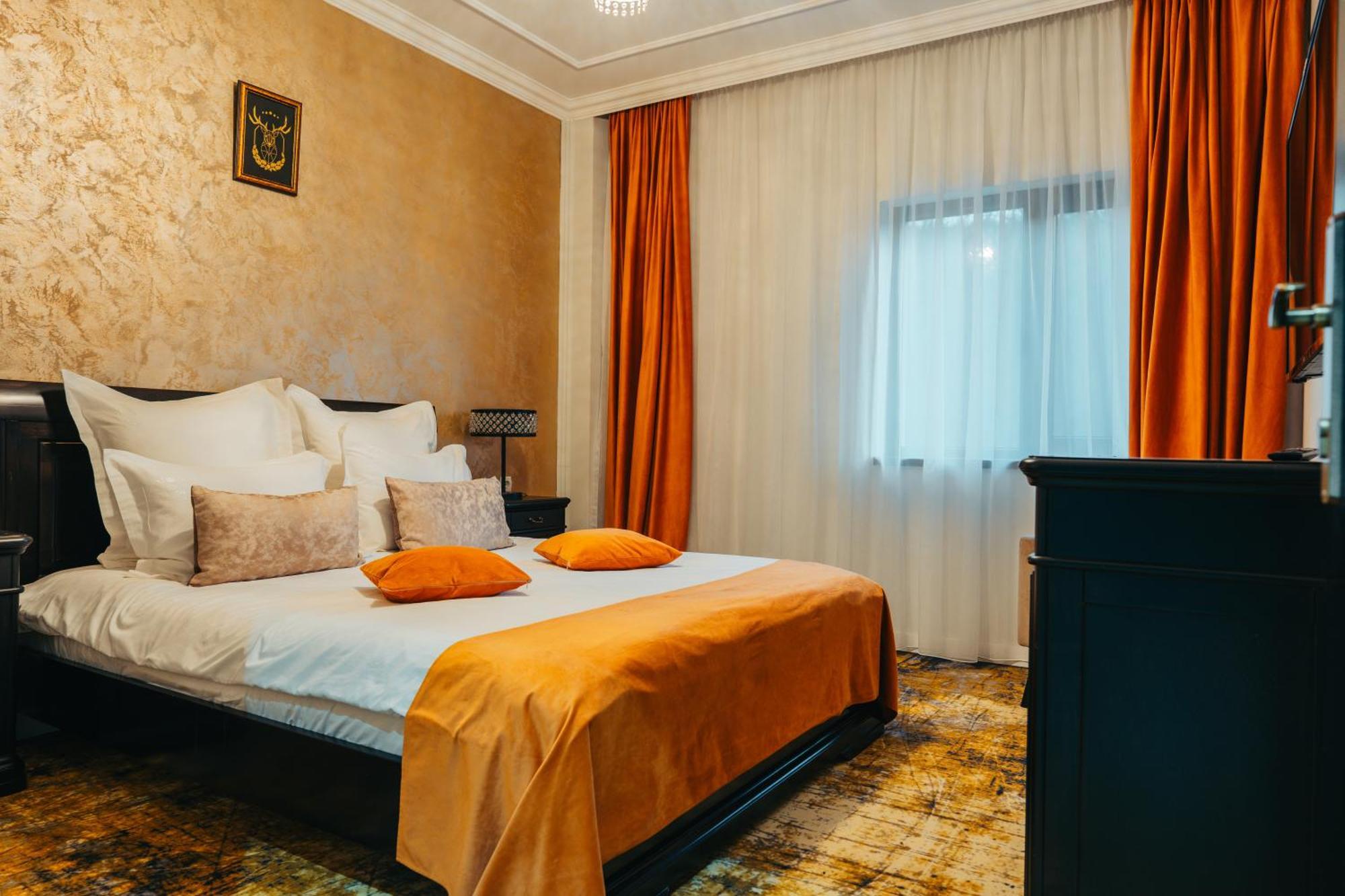 Curtea Domneasca Hotel Vaslui Exterior photo
