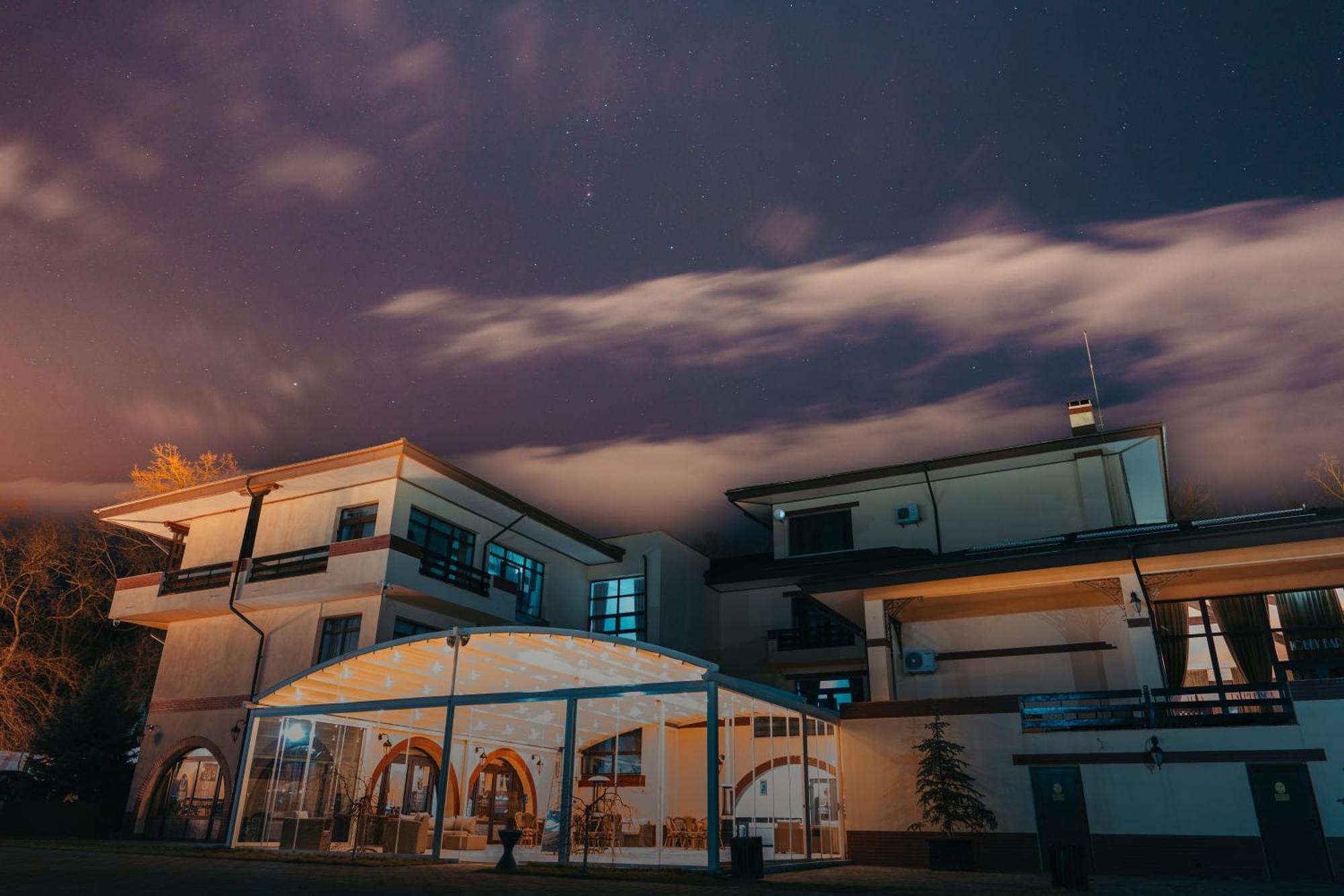 Curtea Domneasca Hotel Vaslui Exterior photo
